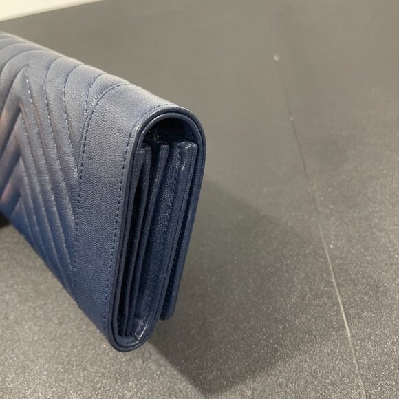 Chanel Sheepskin Chevron Quilted Mademoiselle Flap Wallet Navy (144712) - Picture 3 of 15